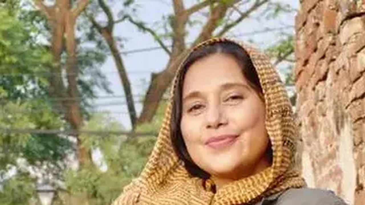 2. Ayu Azhari, Dapil Jakarta I

Aktris sekaligus penyanyi senior bernama lengkap Siti Khadijah Azhari turut meramaikan bakal caleg 2024.
