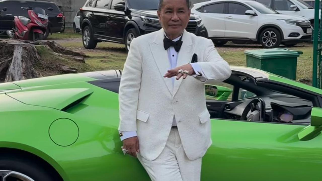 Penampilan Hotman Paris dan Istri di Pernikahan Frank Hutapea, Simbol Kelas dan Kemewahan