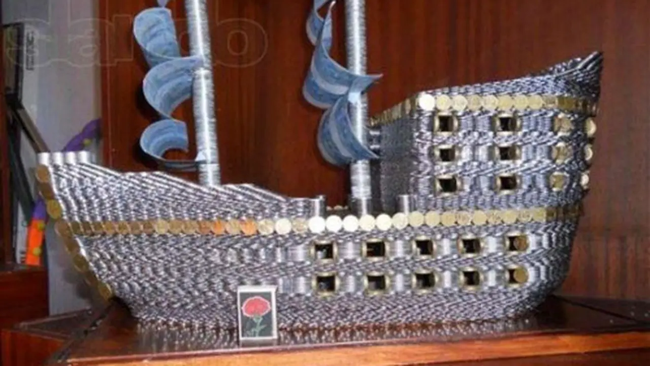 Miniatur Kapal Ini Terbuat dari 17 Ribu Uang Koin