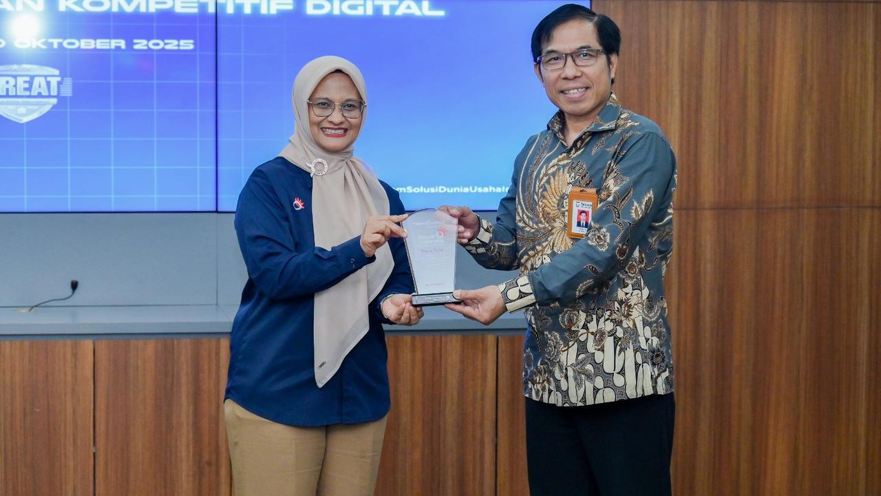 Direktur Utama Telkom Dian Siswarini saat memberikan pemaparan pada acara Seminar Telkom AI Connect