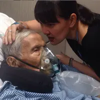 Orang tua Becky Tumewu pergi untuk selamanya. (Instagram @bectum)