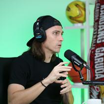 Bek asal Amerika Serikat saat menjalani wawancara di program Bola Break di Studio Bola.com, Gondangdia, Jakarta Pusat, Senin (4/5/2026). (Bola.com/Abdul Aziz)