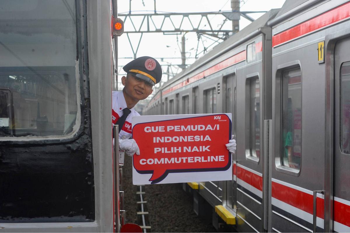 Peringatan Sumpah Pemuda di KRL Commuter Line