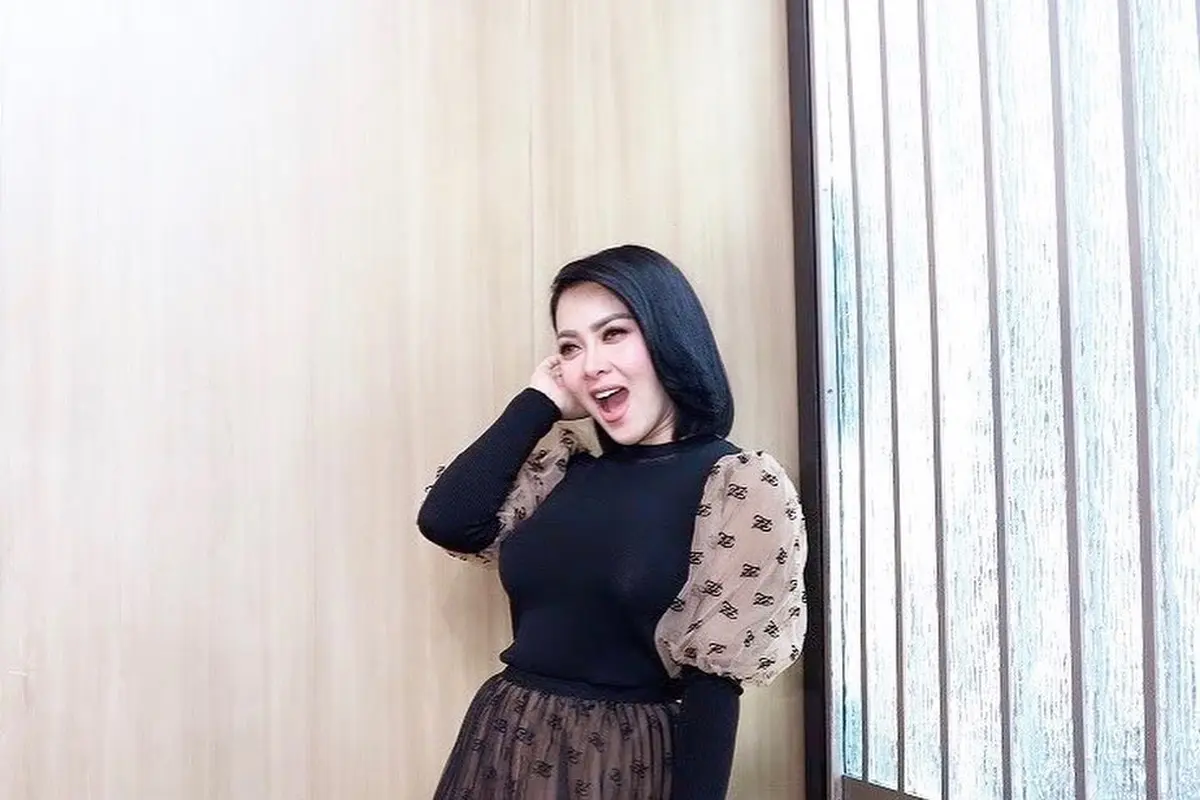 [Fimela] Syahrini dan Reino Barack