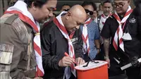 Menteri Koperasi dan UKM (MenKopUKM) Teten Masduki dalam penandatanganan scooter listrik secara simbolis di Jakarta, Senin (5/6/2023). (Dok KemenkopUKM)