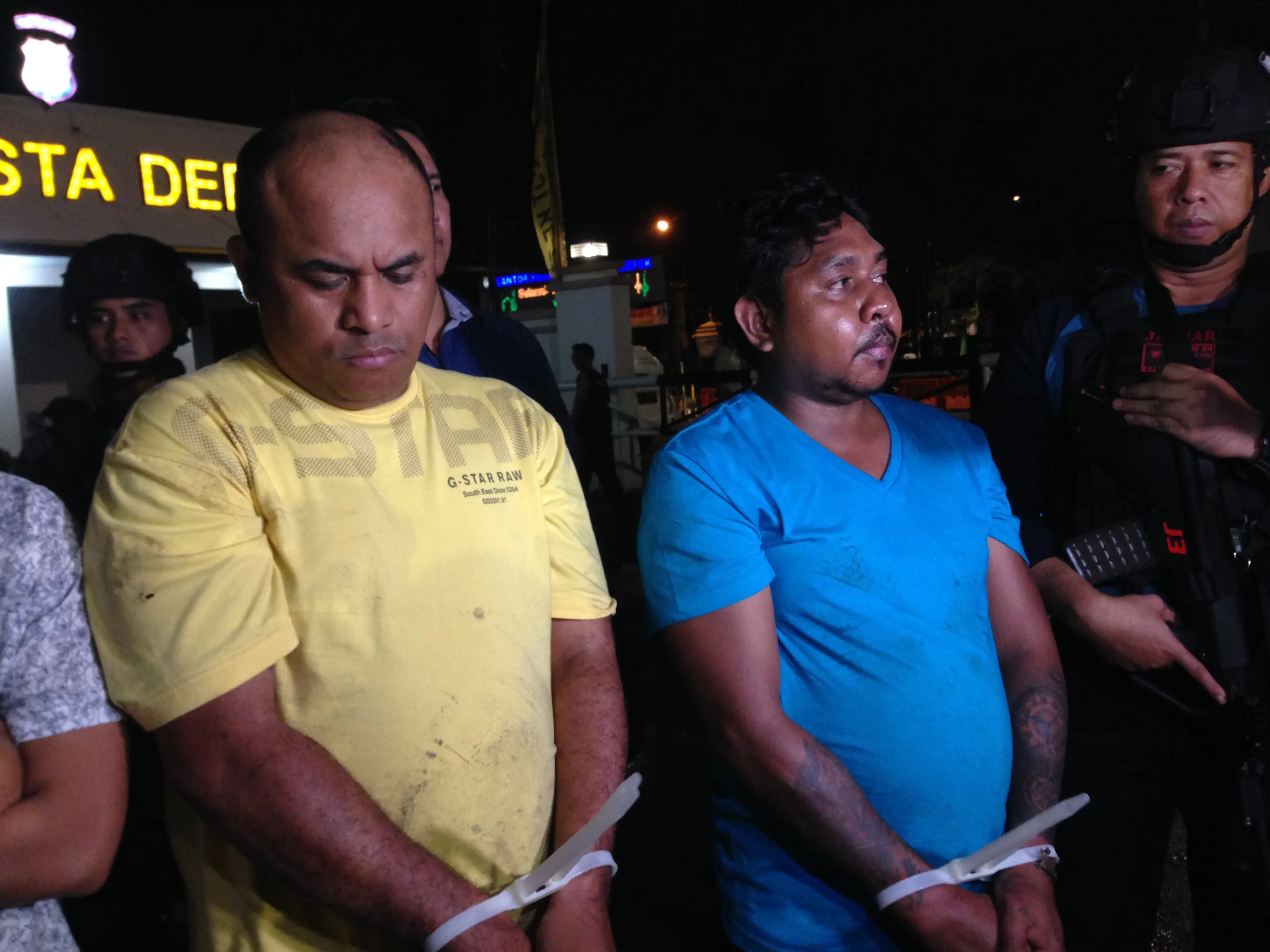 Polisi menangkap dua pelaku pengeroyokan dan penganiayaan ahli informasi teknologi (IT) Hermansyah. (Liputan6.com/Ady Anugrahadi)