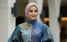 7 Model Atasan Batik Hijab Modern 2025, Bikin Tampilan Elegan Cocok Berbagai Acara