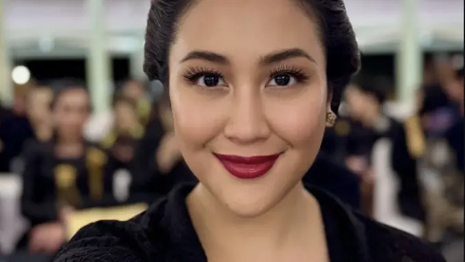 Sherina Munaf saat Kirab Malam Satu Suro di Solo