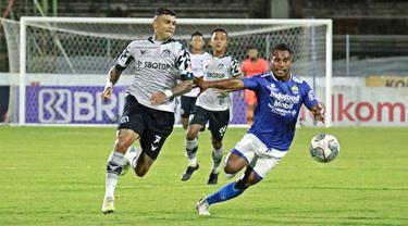 Foto: Meski Diterpa Badai Covid-19, Persib Bandung Sukses Kalahkan Persikabo 1973 di Laga Lanjutan BRI Liga 1