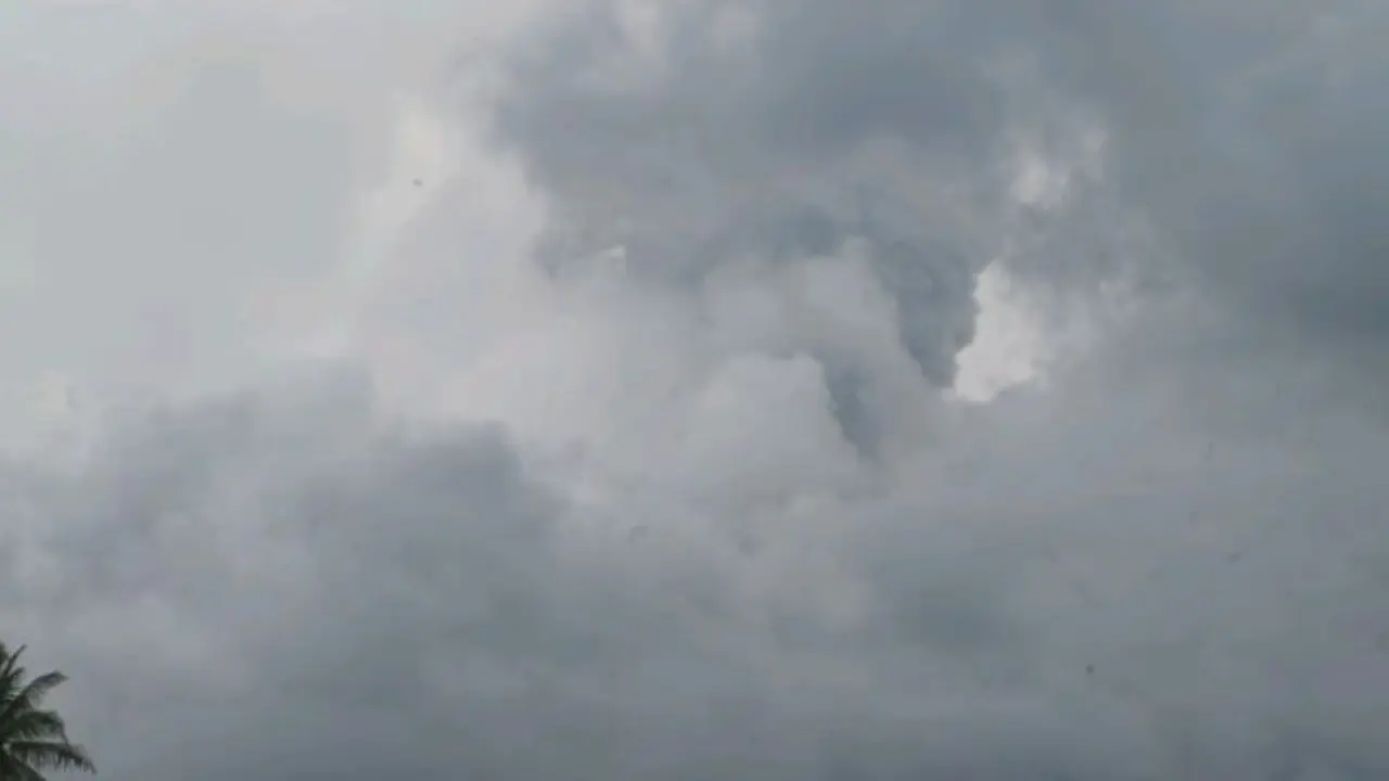 Gunung Ibu Erupsi Kamis (1/1/2026).