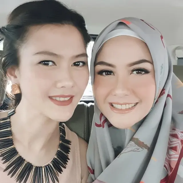 6 Potret Revalina S Temat dan Adik yang Jarang Tersorot, Bak Kembar