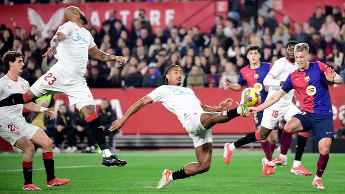 Pesta Gol di Kandang Sevilla, Barcelona Tempel Ketat Real Madrid