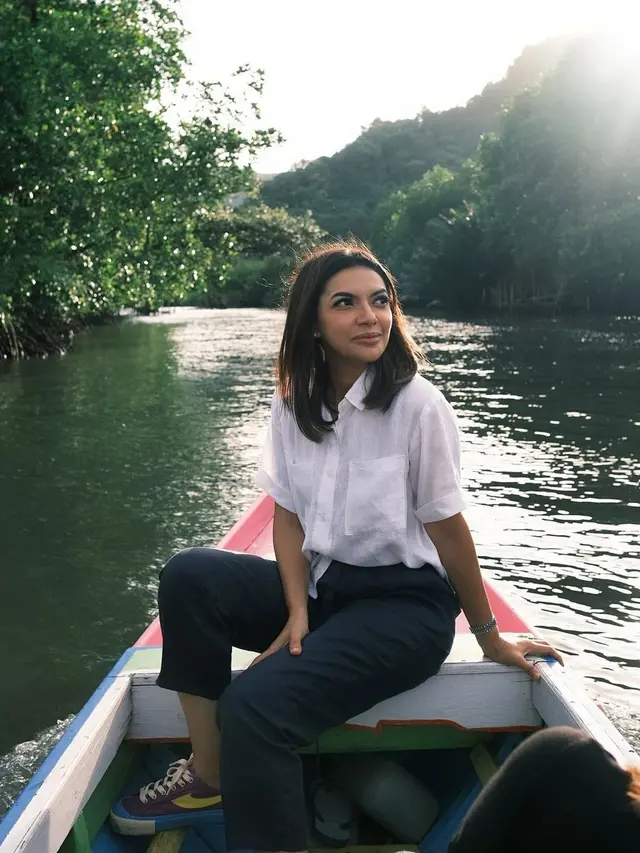 6 Momen Najwa Shihab saat Pulang Kampung, Gayanya Curi Perhatian