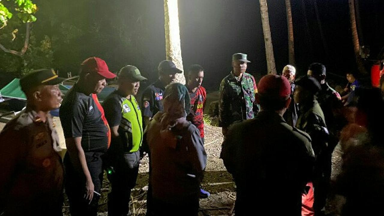 Polres Bolmong Utara yang dipimpin Kasat Reskrim Iptu Doly Irawan bersama anggota, aparat desa, TNI dam warga sekitar berupaya mencari keberadaan korban.