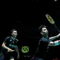 Pebulu tangksi ganda putra Indonesia Fajar Alfian/Muhammad Rian Ardianto&nbsp;saat menghadapi Goh Sze Fei/Nur Izzuddin dari Malaysia pada laga perempat final Korea Open 2023. Fajar/Rian menang 21-9 dan 23-21 di Jinnam Stadium, Yeosu, Korea, Jumat (21/7/2023). (foto: PBSI)