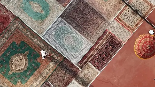 93 Karpet Antik yang Menjadikan Court of Carpets sebagai Lapangan Tenis Paling Artistik di Dunia