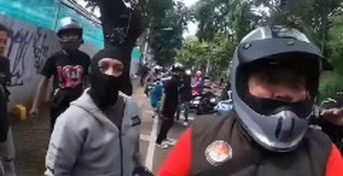 Viral Rombongan Klub Motor Ribut Sama Warga di Jalan