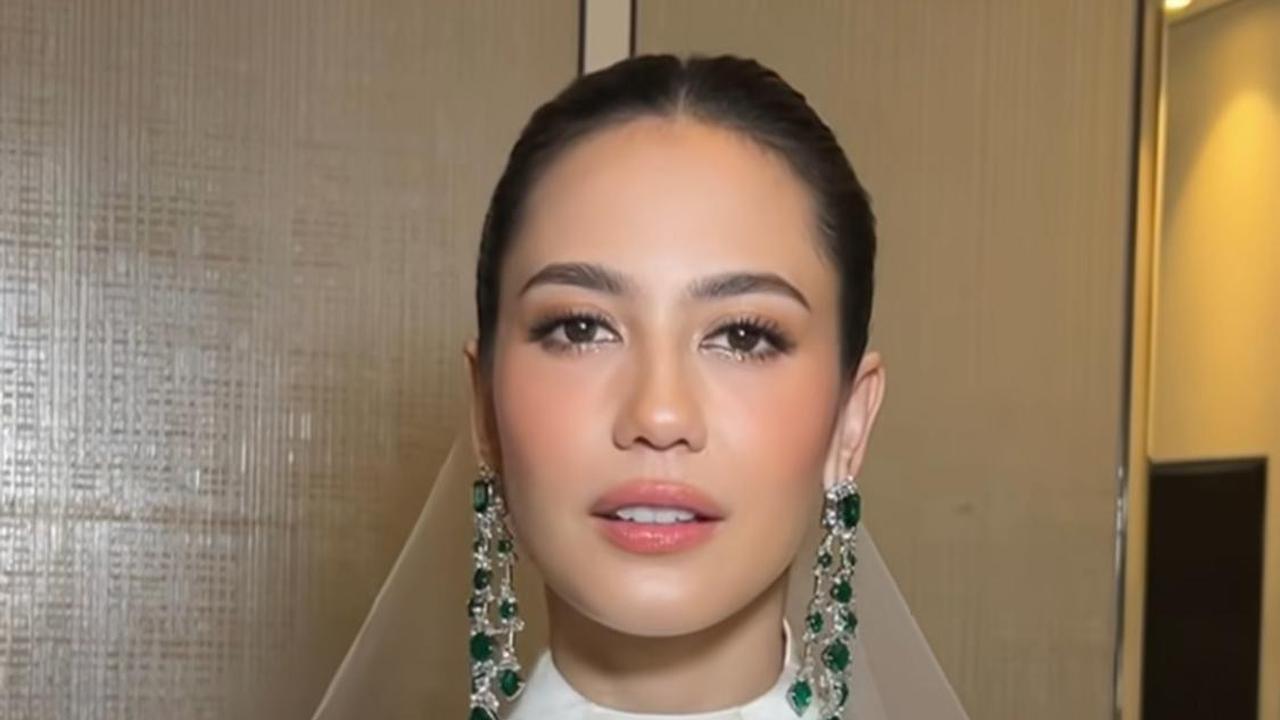 Pevita Pearce Tampil Memesona di Resepsi Pernikahan Malaysia, Perhiasan Mewah dan Makeup Flawless Jadi Sorotan