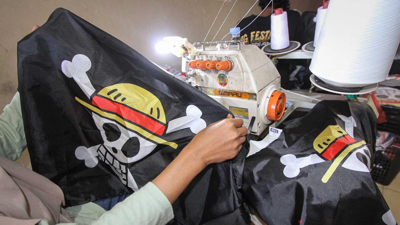FOTO: Ketika Bendera Bajak Laut One Piece Berkibar di Solo Menjelang 17 Agustus