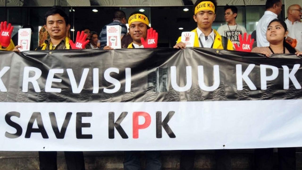Ruki cs dan massa antikorupsi kompak menolak revisi UU KPK