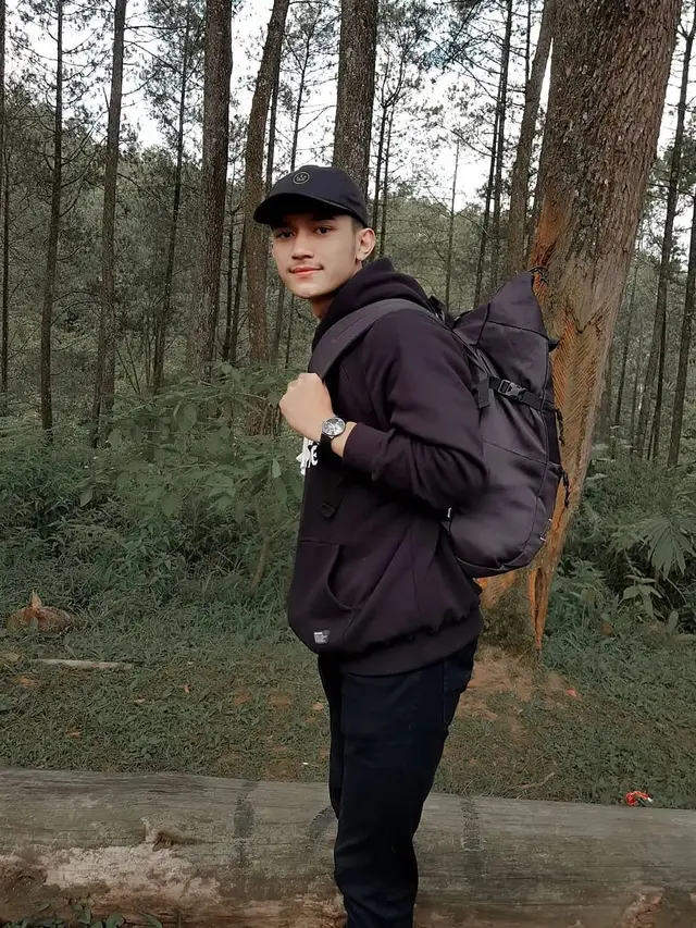 6 Potret Rivaldi, YouTuber yang Dikabarkan Dekat dengan Mayang Adik Vanessa Angel