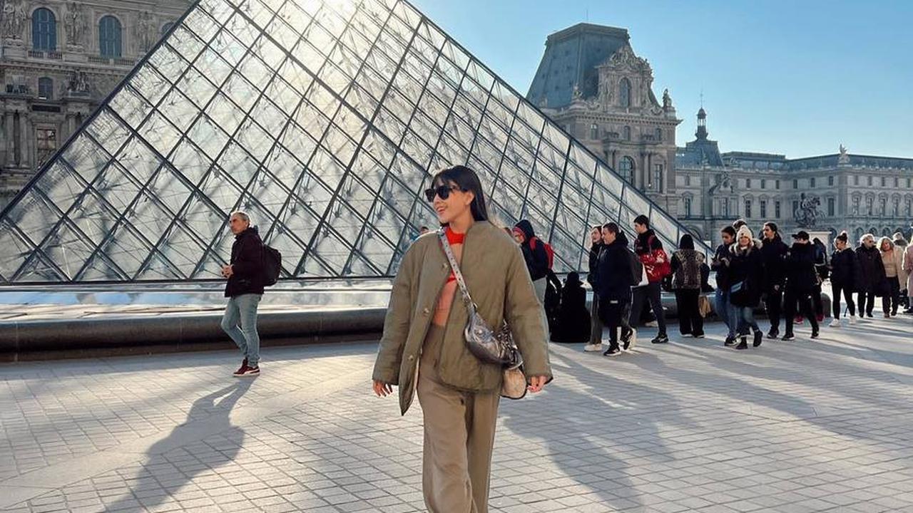 Tetap Modis Dengan Mengenakan Jaket Tebal