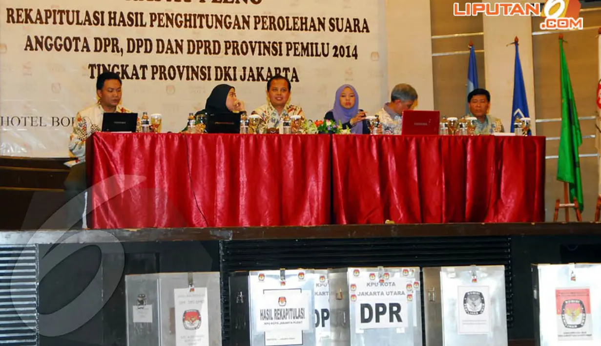 KPUD Provinsi DKI Jakarta menggelar rapat pleno penghitungan suara tingkat provinsi di Hotel Borobudur, Jakarta, Rabu (23/4/14). (Liputan6.com/Miftahul Hayat)