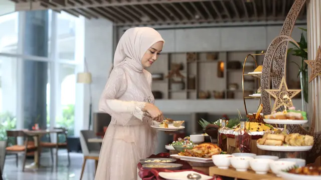 wanita february ramadan damai