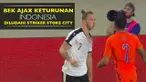 Kenny Tete, bek Ajax Amsterdam berdarah Indonesia diludahi oleh Marko Arnautovic pada laga persahabatan antara Belanda Vs Austria.