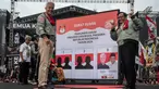 Calon Presiden dan Calon Wakil Presiden nomor urut 3 Ganjar Pranowo dan Mahfud Md saat kampanye akbar pemilu 2024 di Semarang, Jawa Tengah, pada 10 Februari 2024. (JUNI KRISWANTO/AFP)