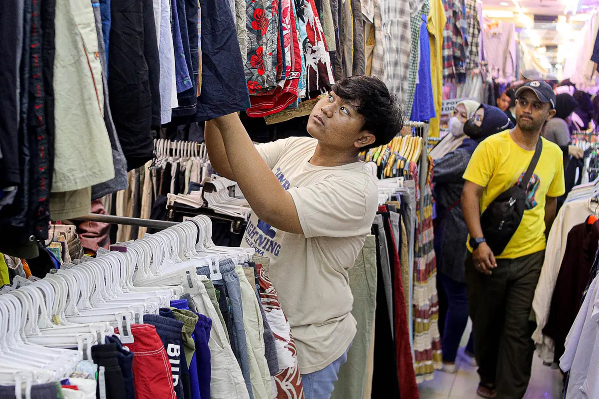 Larangan Impor Baju Bekas