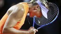 Maria Sharapova beraksi di Stuttgart Grand Prix  setelah dilarang bermain 15 bulan karena mengonsumsi doping. (AP Photo/Michael Probst)
