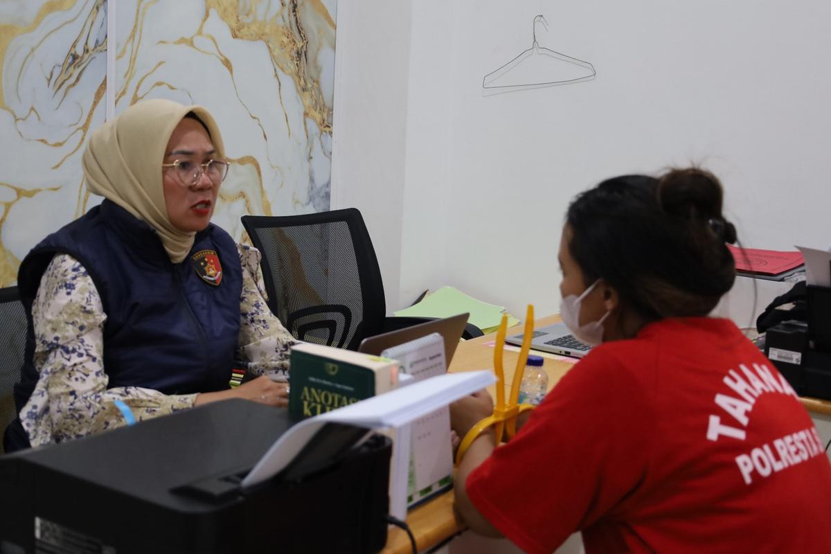 Penangkapan ibu jual bayi di Surakarta. (merdeka.com/istimewa).