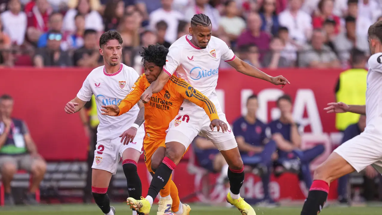 Djibril Sow vs Endrick