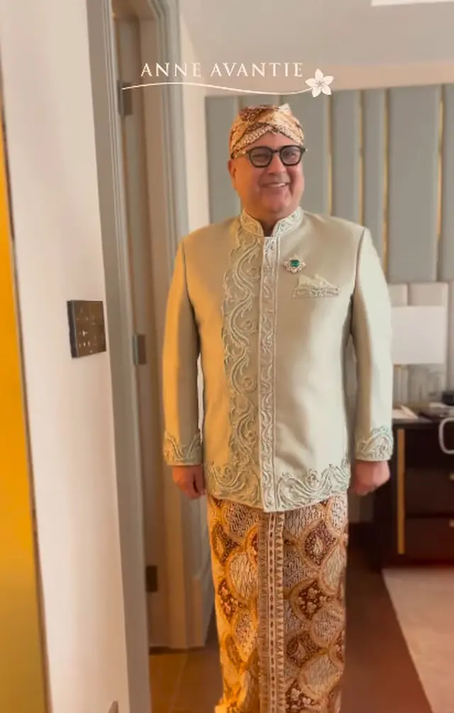 Penampakan jam tangan mewah Irwan Mussry di pernikahan Al Ghazali, harganya ditaksir lebih Rp3 Miliar