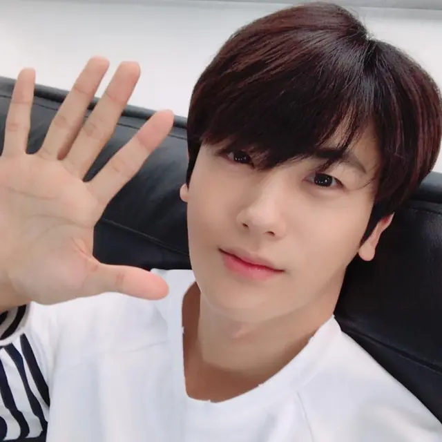 Potret Kece Park Hyung-sik saat Selfie