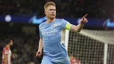 Masih memimpin di Liga Inggris, Manchester City pun sukses menjaga penampilan terbaiknya di Liga Champions dengan mencapai babak perempatfinal. Mencatat total 6 kemenangan, 1 hasil imbang dan 2 kali kalah, 5 pemain Man City sukses merebut gelar Man of The Match. (AP/Dave Thompson)