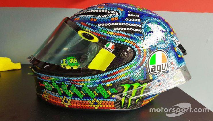 Lihat Desain Keren Helm baru Valentino Rossi Buat Tes di Sepang