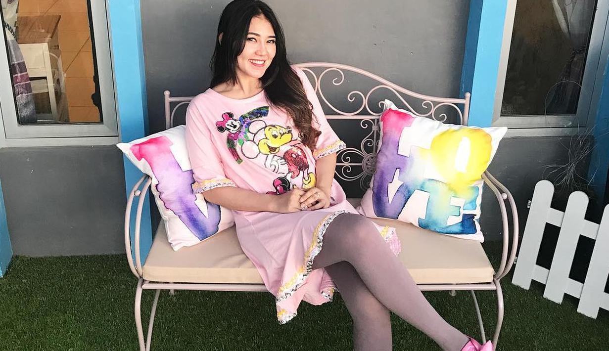 Begini Kalau Via Vallen Dandan Seperti Cewek Korea - Celeb ...