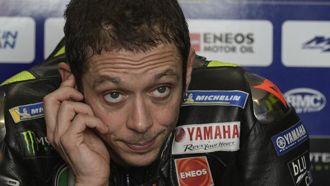 Valentino Rossi mengakui berpeluang pindah ke Petronas Yamaha SRT. (JUAN MABROMATA / AFP)