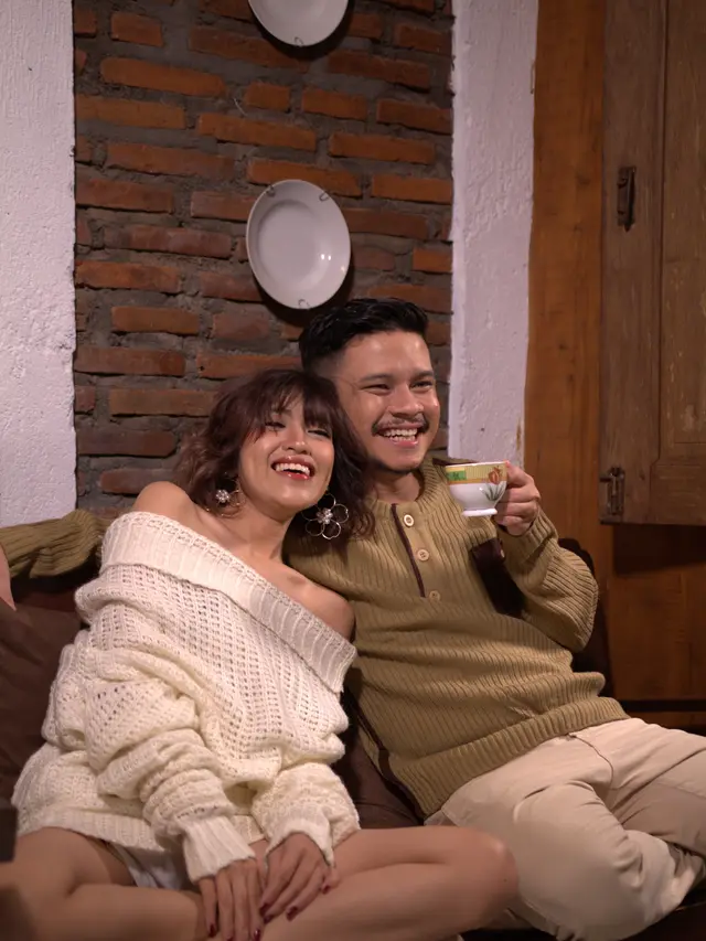 couple desember sikap hangat