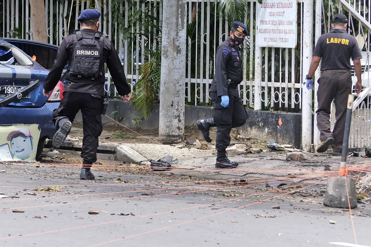 Pascaledakan bom di Makassar