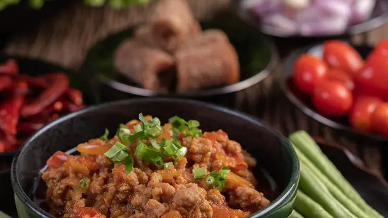 Awas! 5 Makanan Ini Tak Boleh Dikonsumsi Mentah, Perhatikan Tingkat Kematangannya