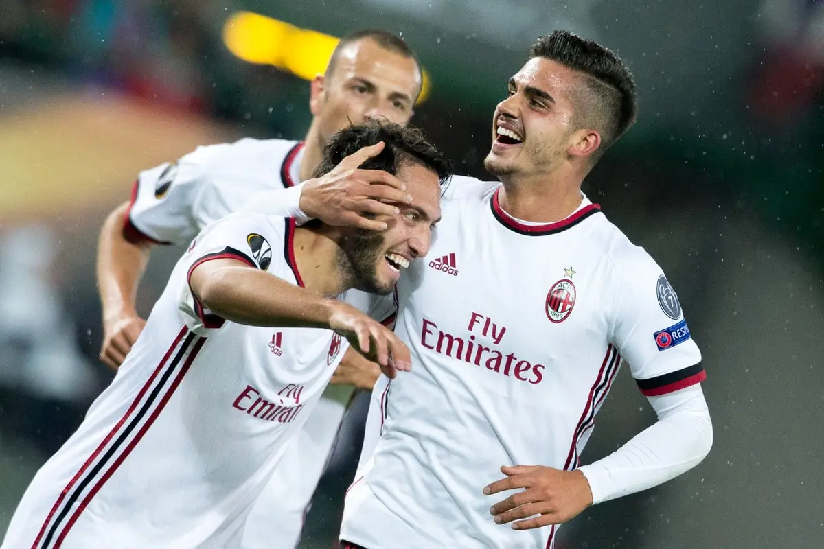 Hakan Calhanoglu - Andrea Silva (AC Milan)