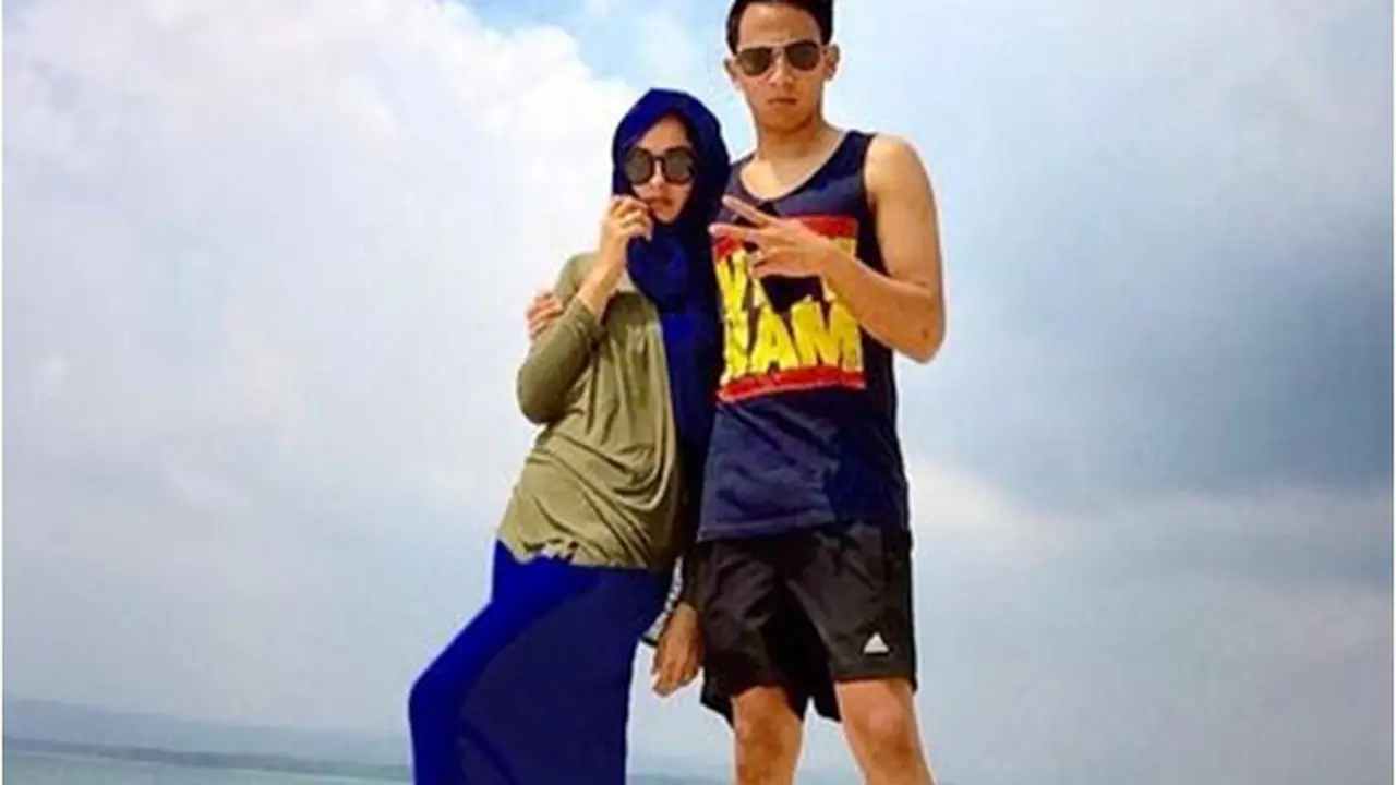 Poppy Bunga dan suaminya
