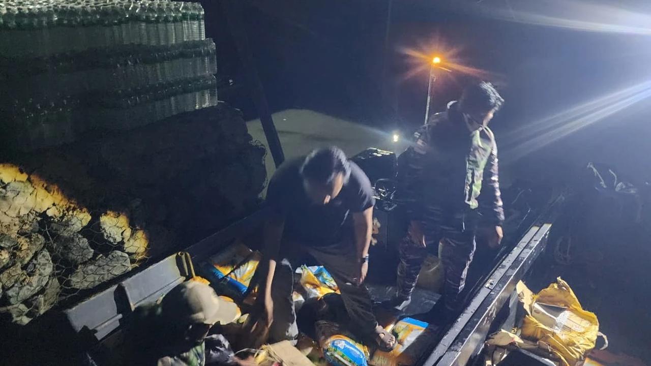 FOTO: TNI AL Gagalkan Penyelundupan Ribuan Kosmetik Ilegal di Perbatasan Sebatik
