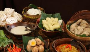 Ilustrasi kuliner Solo. (Shutterstock/Ariyani Tedjo)