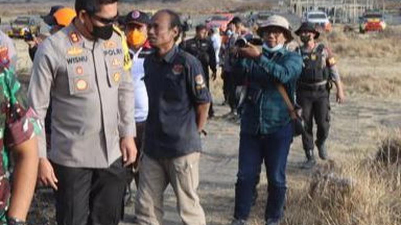 TNI-Polri Olah TKP Kebakaran Gunung Bromo Gara-Gara 'Flare Prewedding