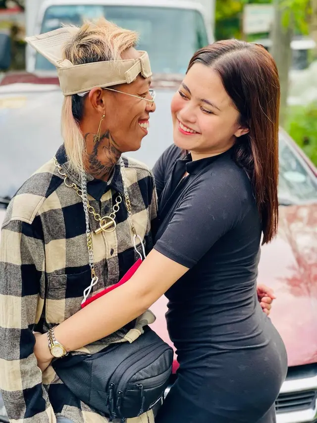 7 Potret Whamos Cruz dengan Kekasih Baru, Sempat Jadi Sorotan Netizen