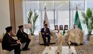 Menteri Agama (Menag) Yaqut Cholil Qoumas bertemu dengan Menteri Haji dan Umrah Arab Saudi Tawfiq F Al Rabiah di kantor Kementerian Haji dan Umrah, Jeddah, Minggu, 15 September 2024. (Foto: Humas Kemenag)